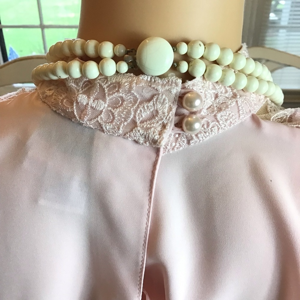 Vintage 1980’s Ivory Glass Beaded Double Strand Matinee Necklace - Picture 2 of 6